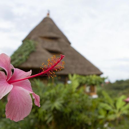 Malakai Eco Lodge Kitende Экстерьер фото